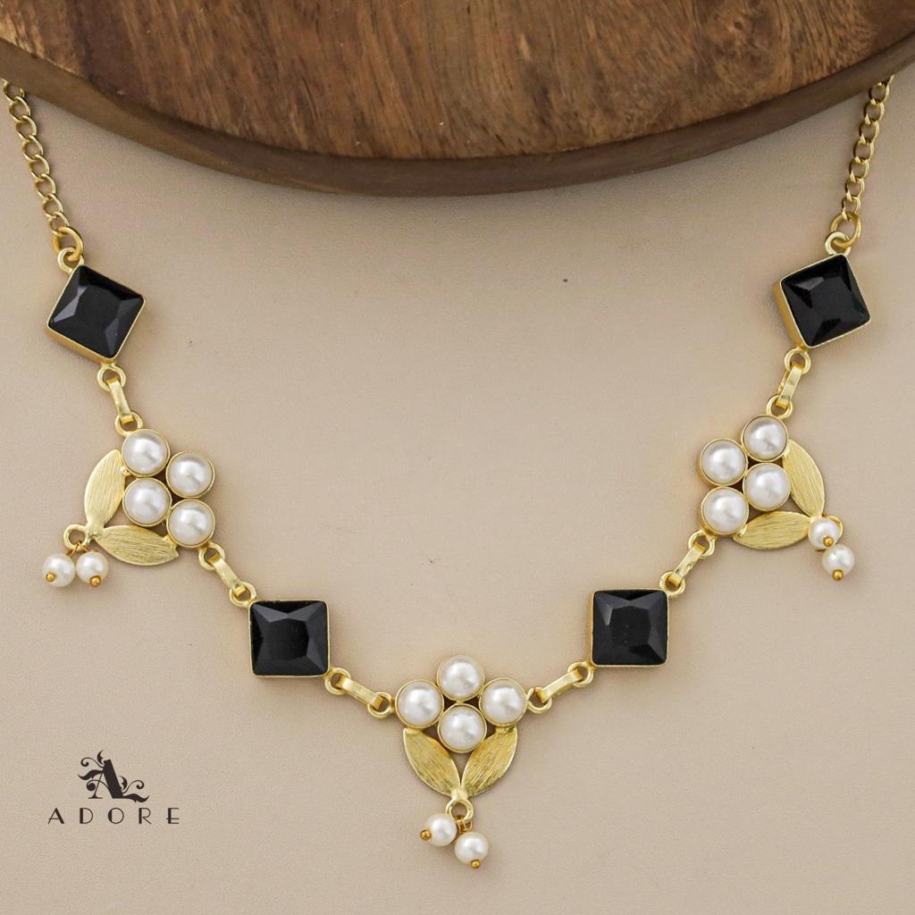 Zenita Diamond Glossy  Pearl Choker