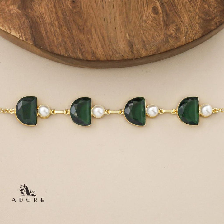 Semi Circle Glossy Pearl Choker