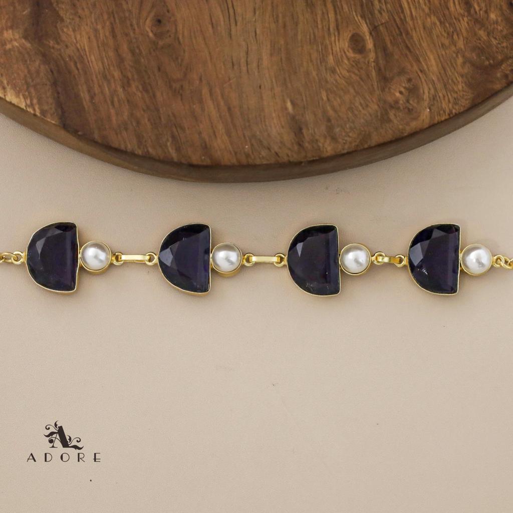 Semi Circle Glossy Pearl Choker