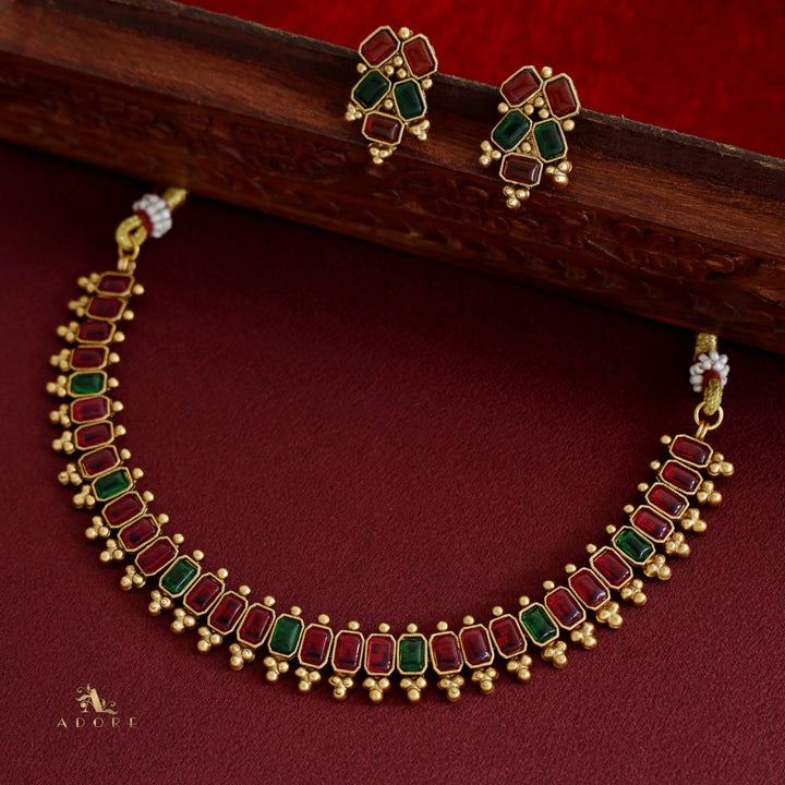 Suchithra Short Neckpiece With Earring