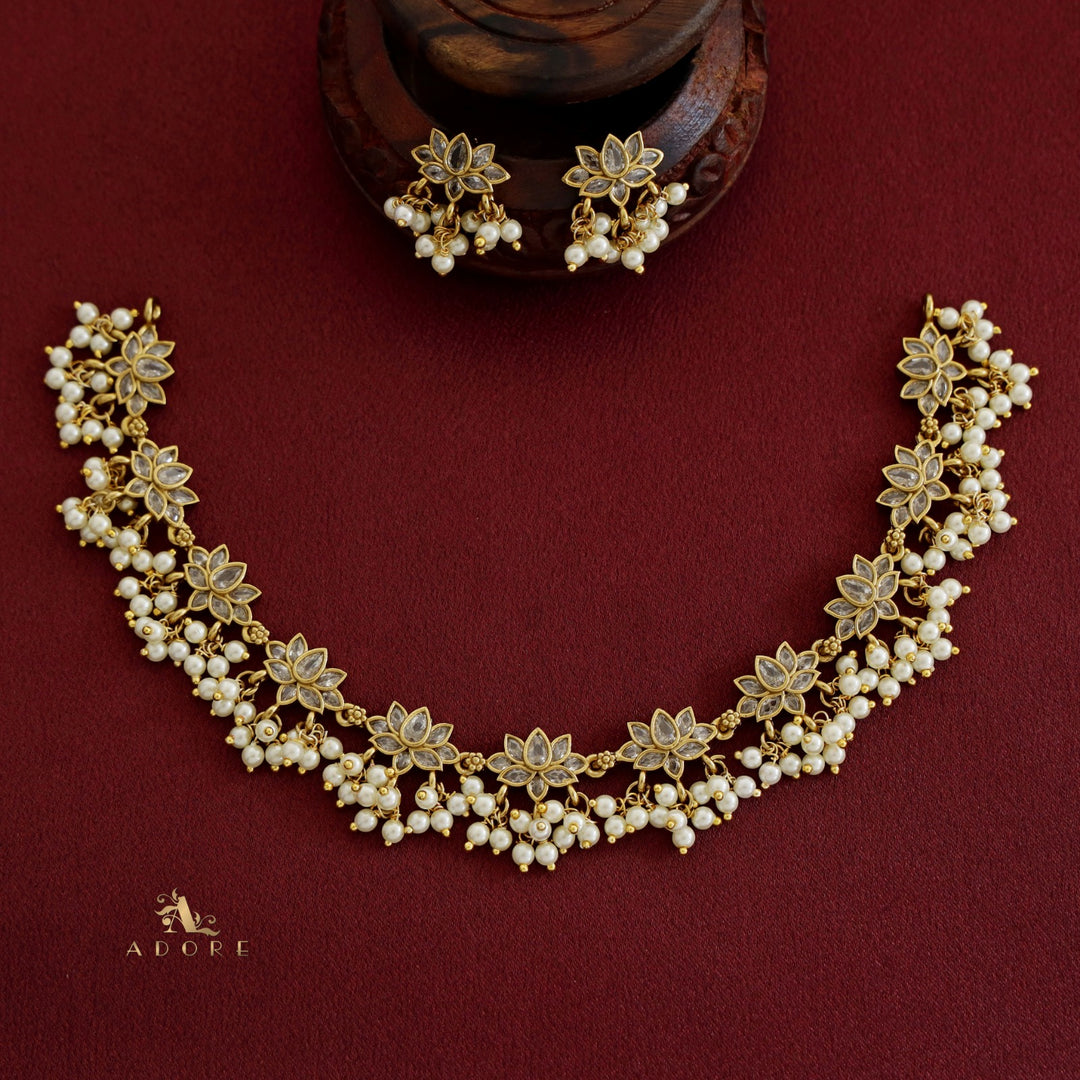 Anamika Dhala Padma Pearl Short Neckpiece With Earring