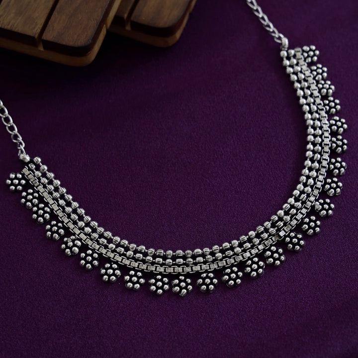 Deboria Short Neckpiece