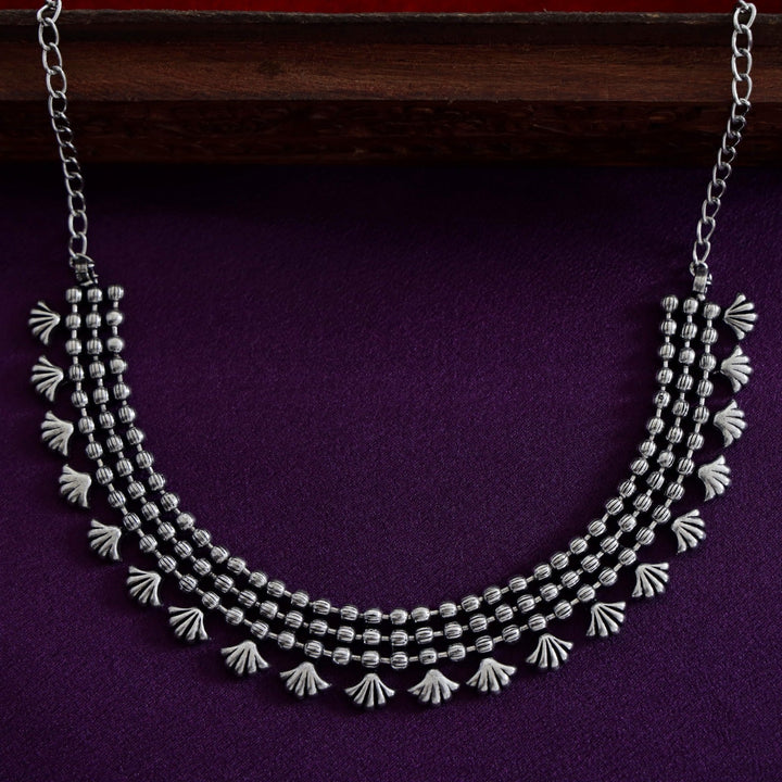 Nishika Short Neckpiece