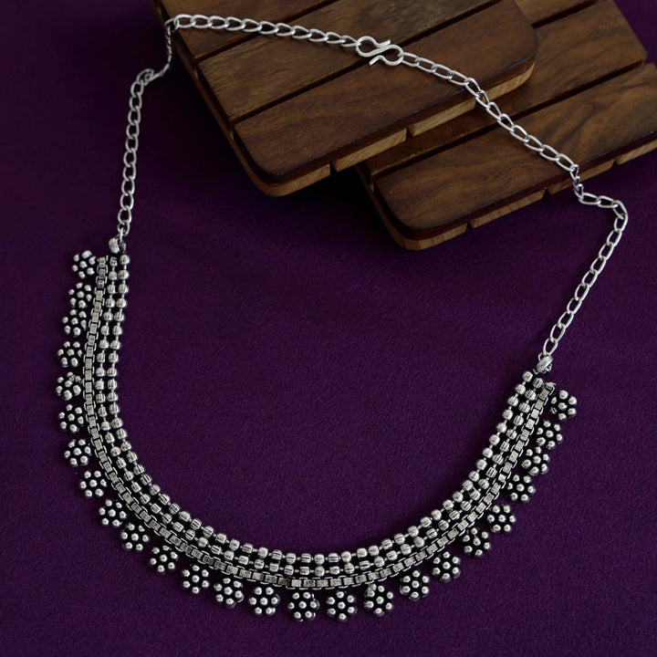 Deboria Short Neckpiece