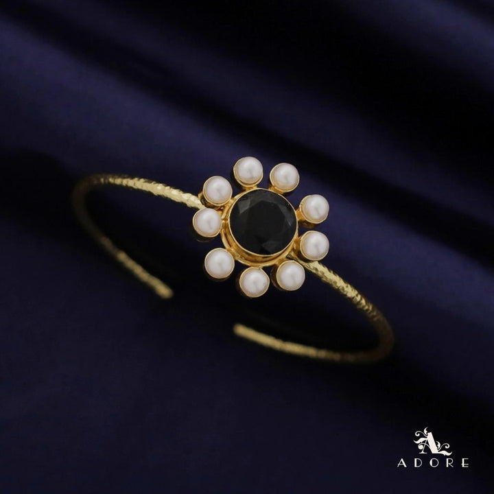 Textured Glossy Round Pearl Flower Bangle