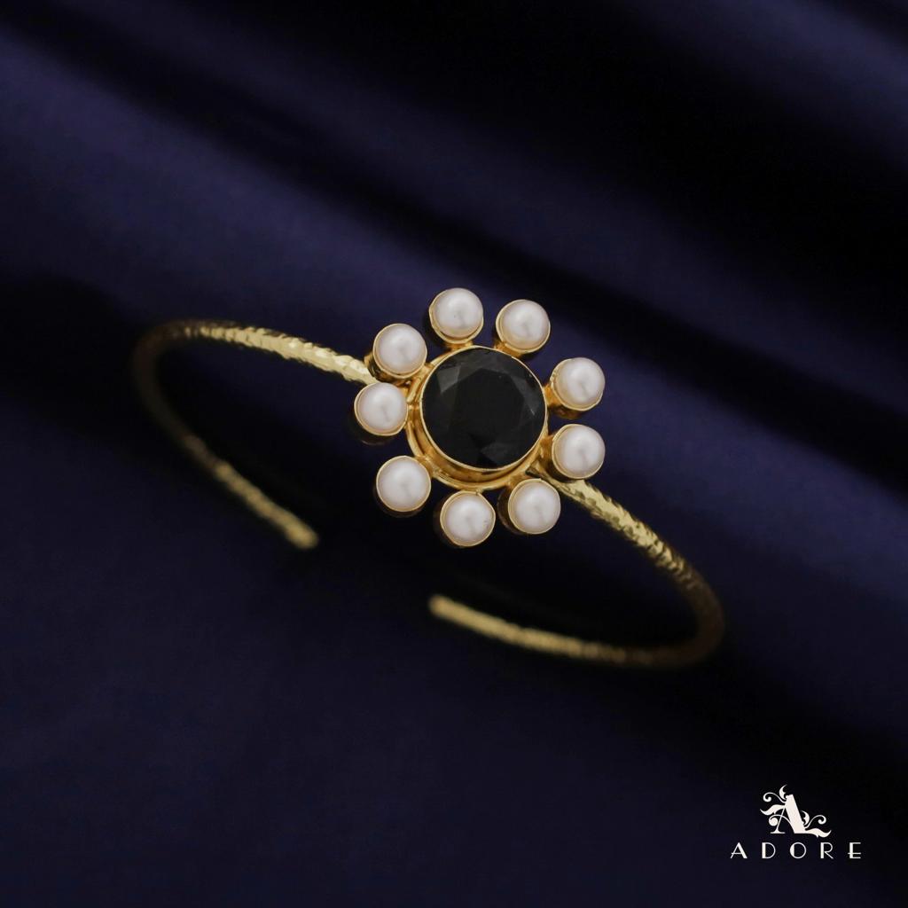 Textured Glossy Round Pearl Flower Bangle