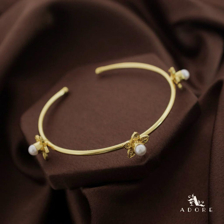 Golden Night Flower Glossy Bangle