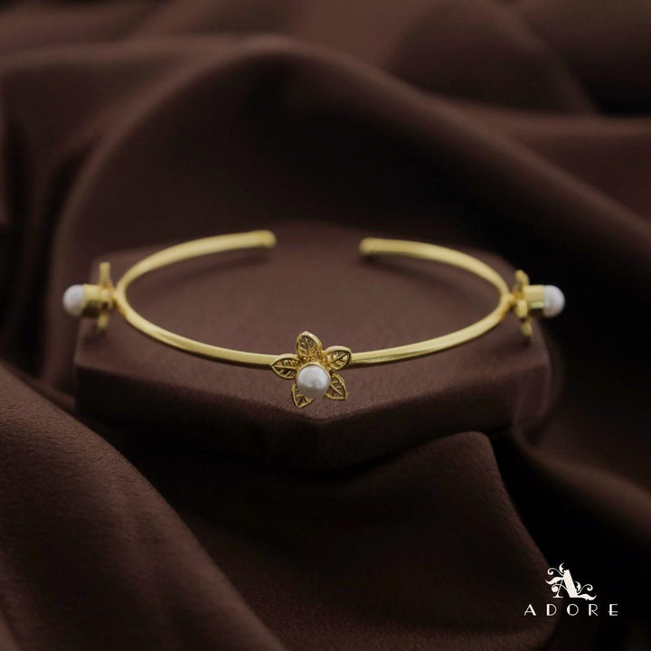 Golden Night Flower Glossy Bangle