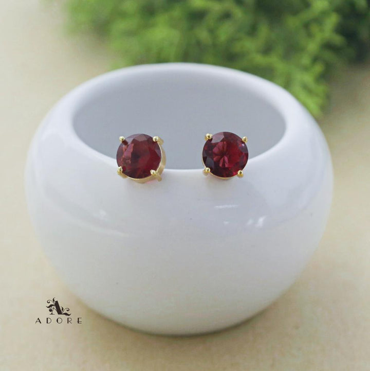 Chloe Round Claw Glossy Stud