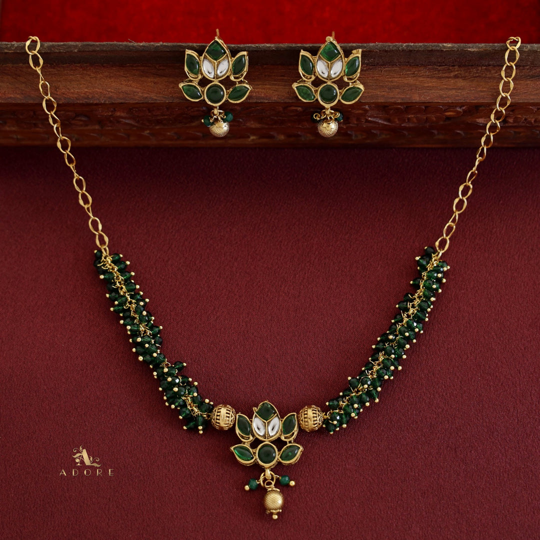 Amodhini Short Neckpiece With Earring