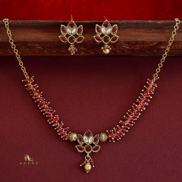 Amodhini Short Neckpiece With Earring