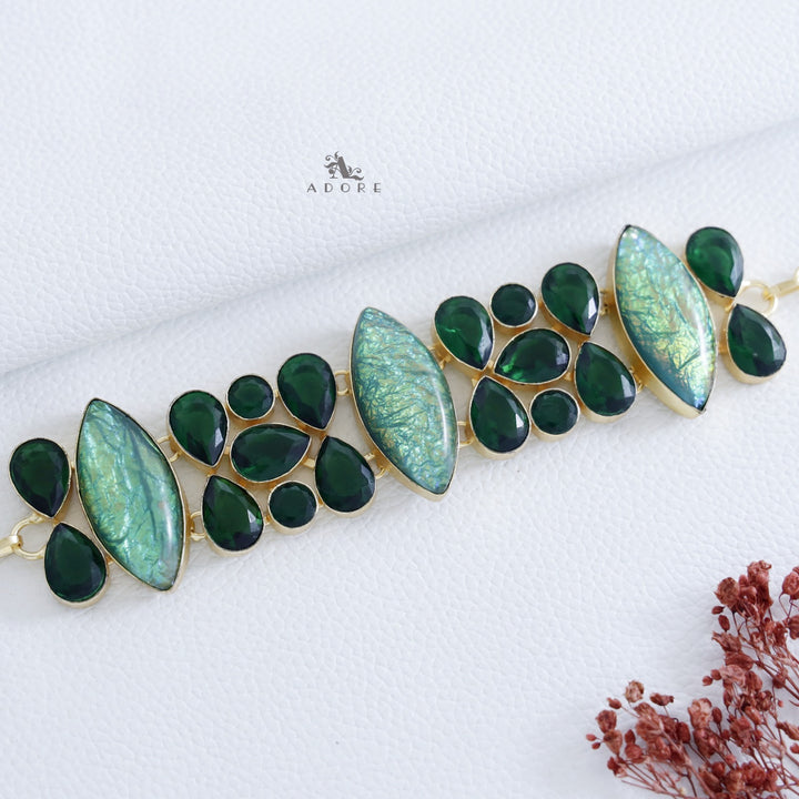 Fama choker