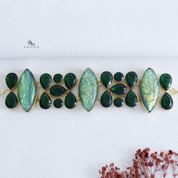 Fama choker