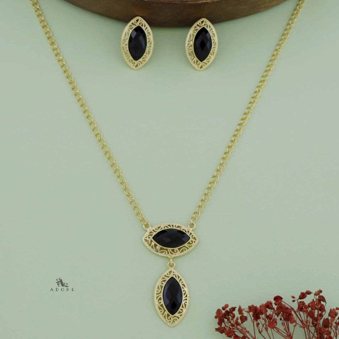 AISHLING ELLIPSE GLOSSY NECKPIECE WITH EARRING