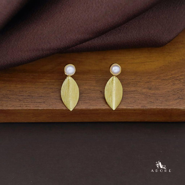 Golden Single Fold Leafy Pearl Earring