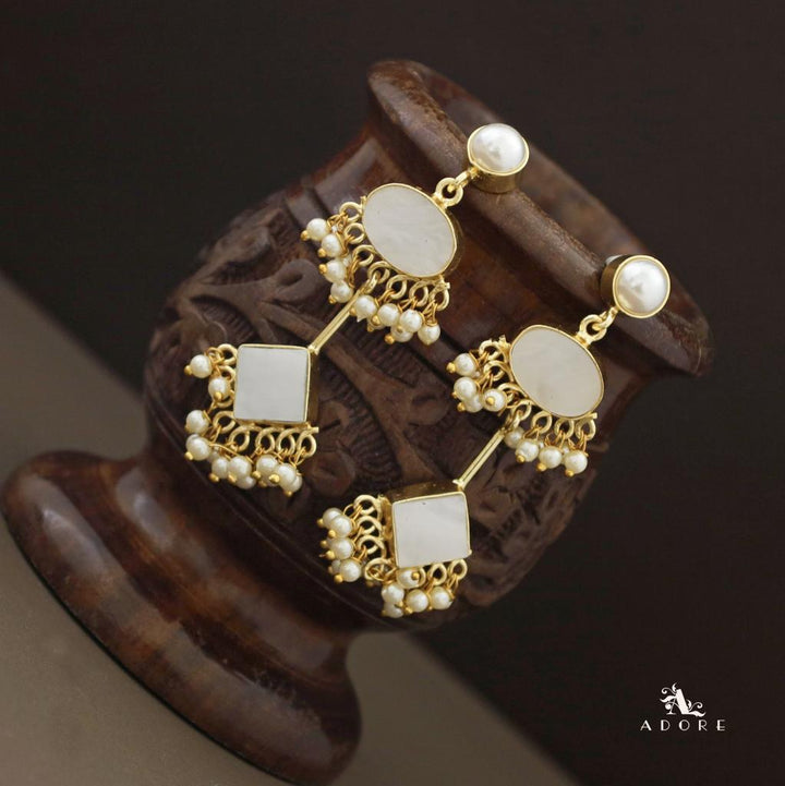MOP Jazlyn Pearl Earring