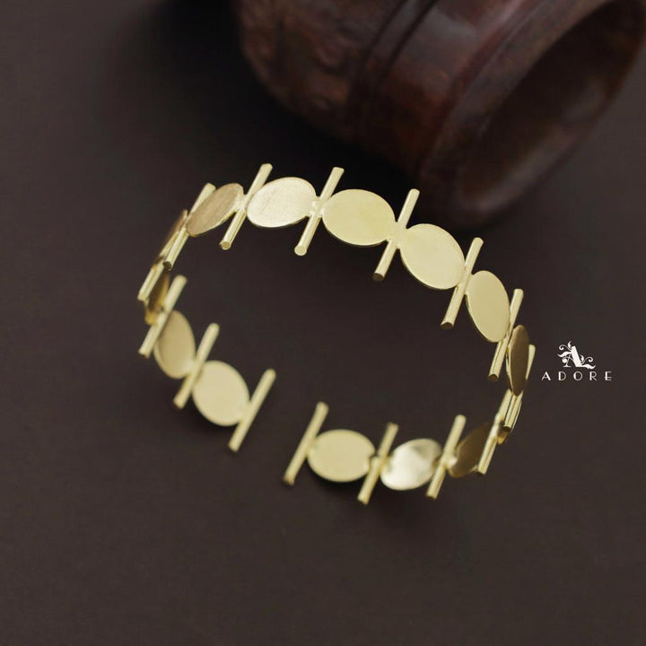 Fresia Golden Coin Line Bangle