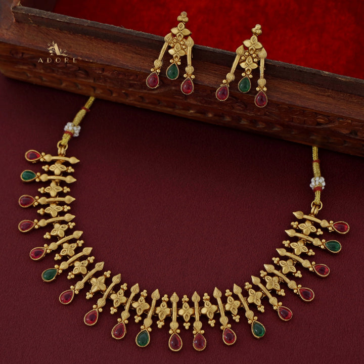 Gourima Short Neckpiece With Earring
