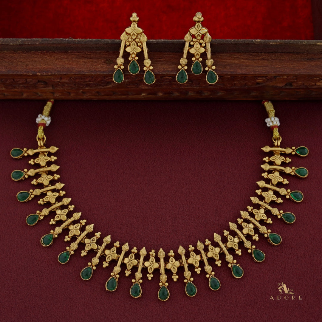 Gourima Short Neckpiece With Earring