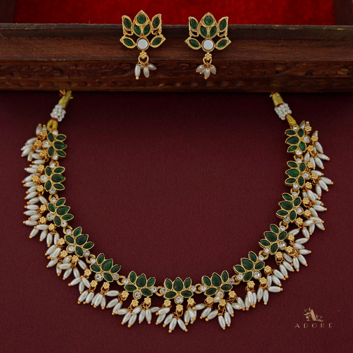 Tamanvika Lotus Rice Pearl Short Neckpiece With Earring