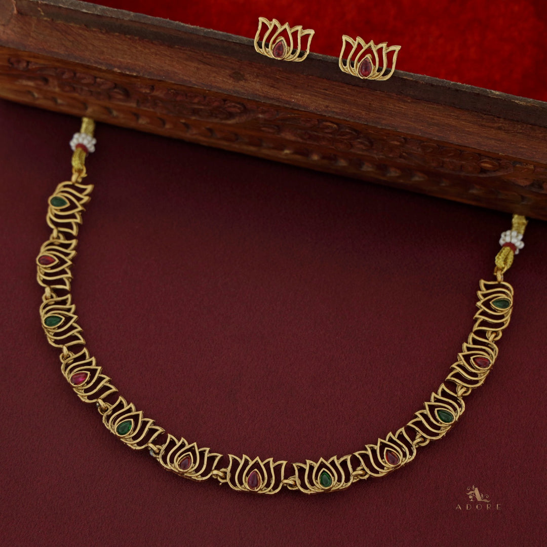Anupama Padma Short Neckpiece With Earring