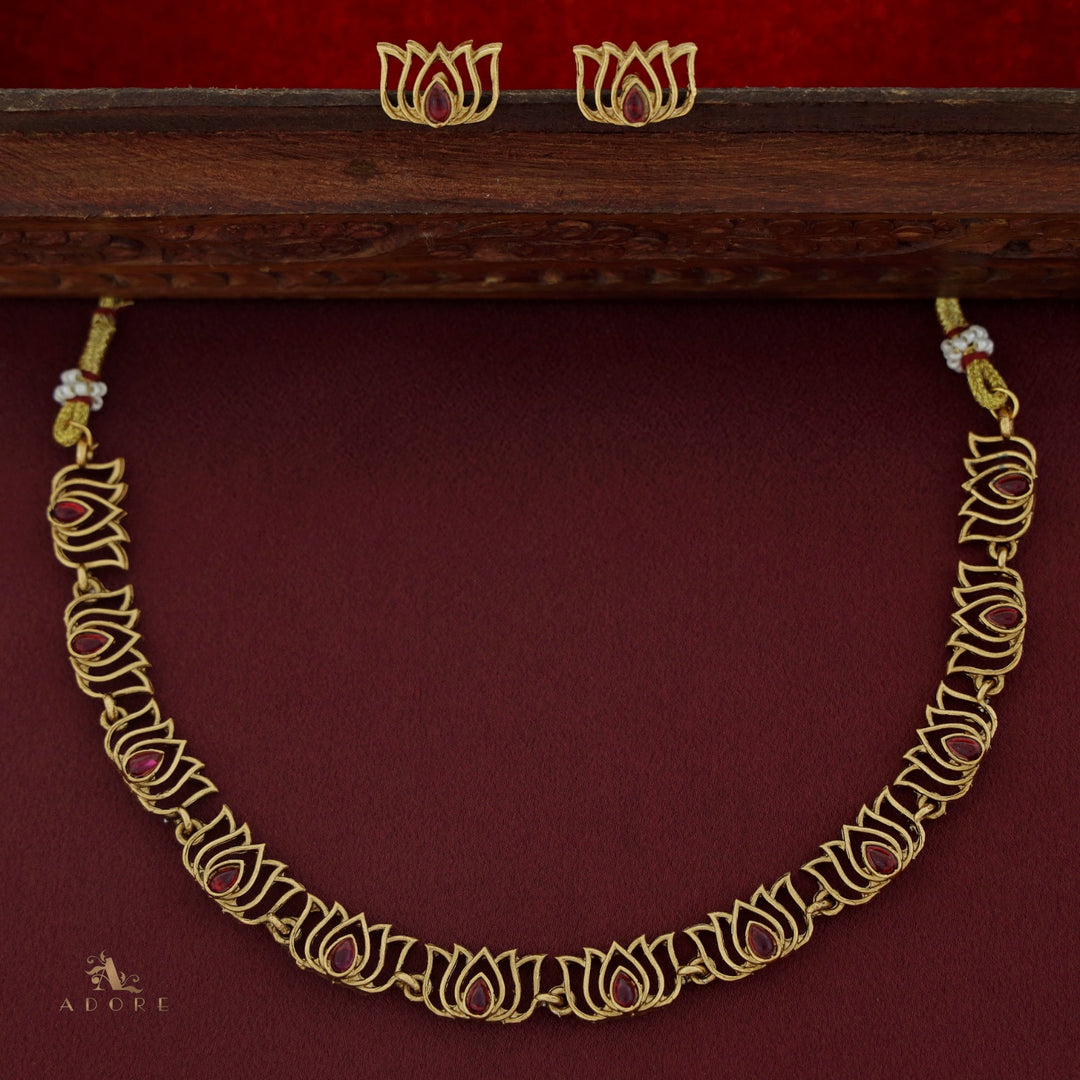 Anupama Padma Short Neckpiece With Earring