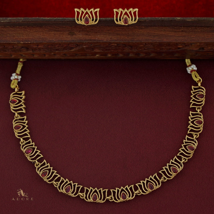 Anupama Padma Short Neckpiece With Earring