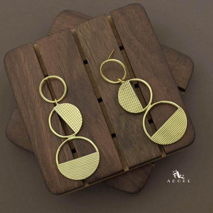 Betsy Tri Circle Golden Earring