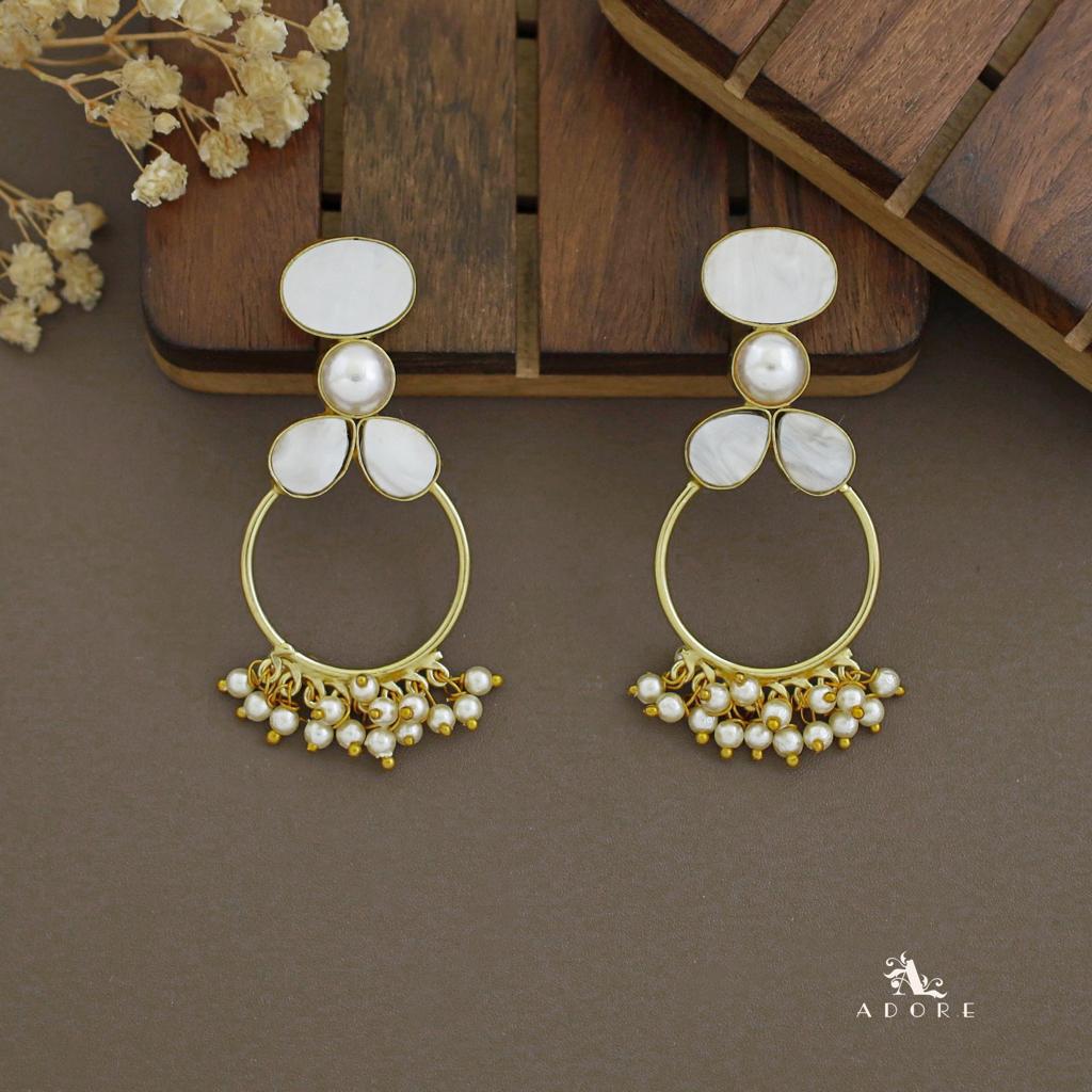 Meghana Oval Glossy Mop With Cluster Pearl Earring