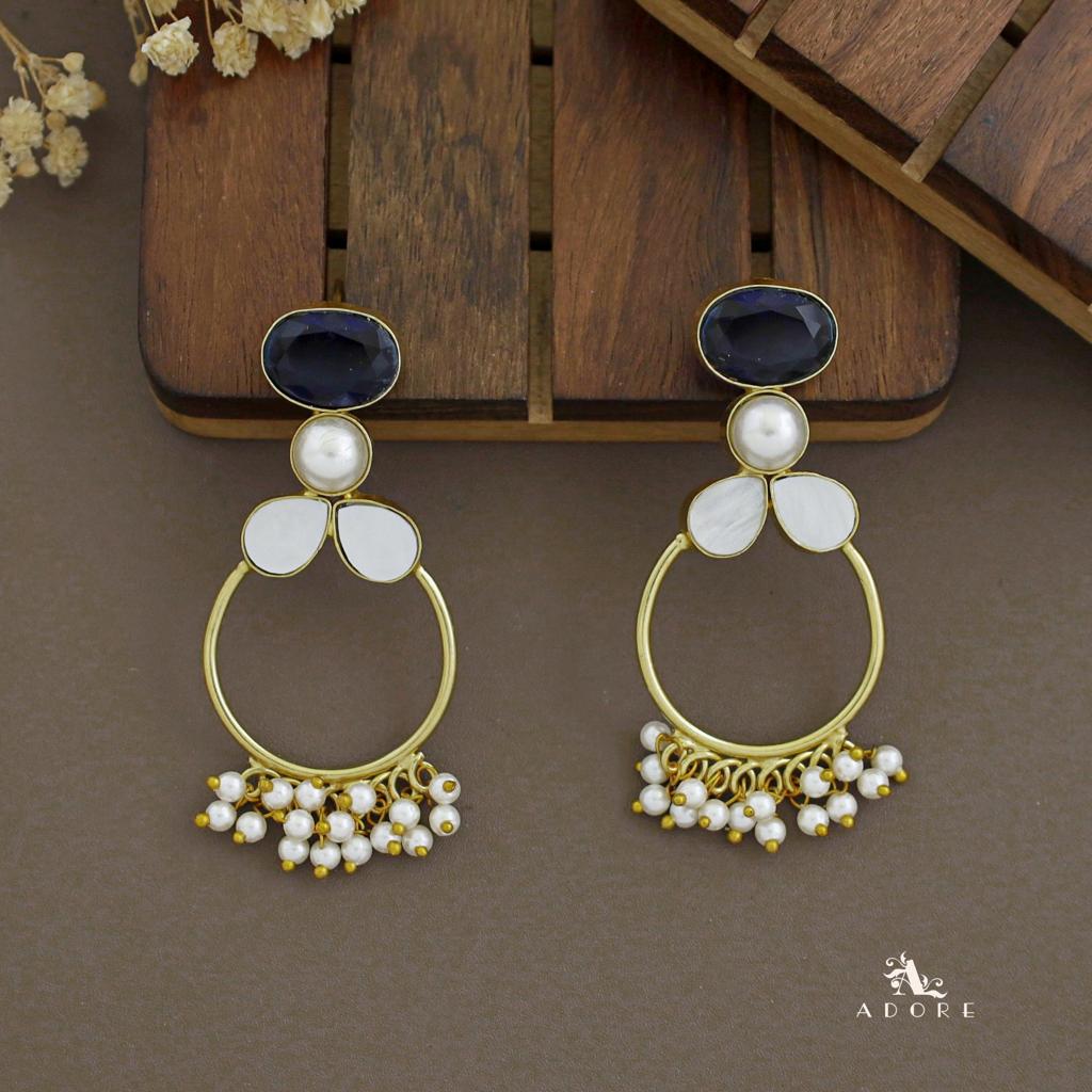 Meghana Oval Glossy Mop With Cluster Pearl Earring