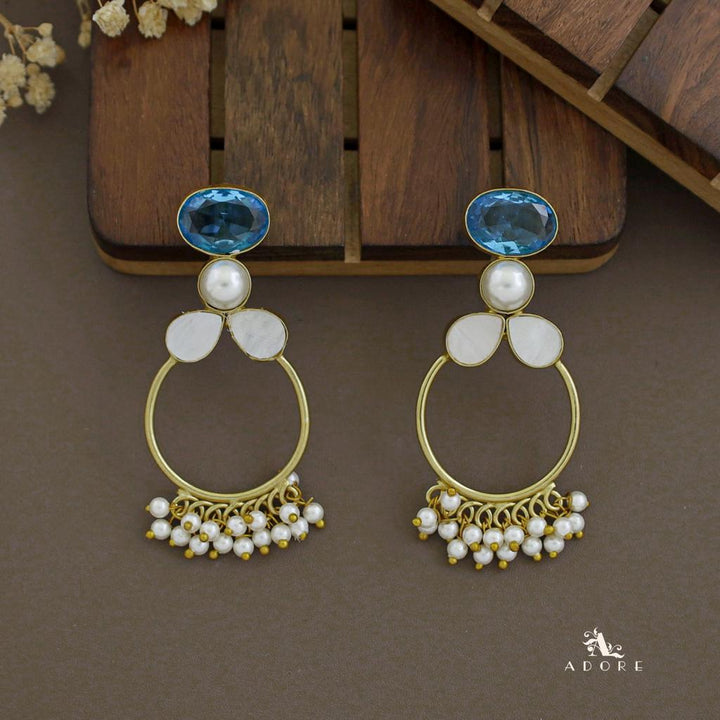 Meghana Oval Glossy Mop With Cluster Pearl Earring