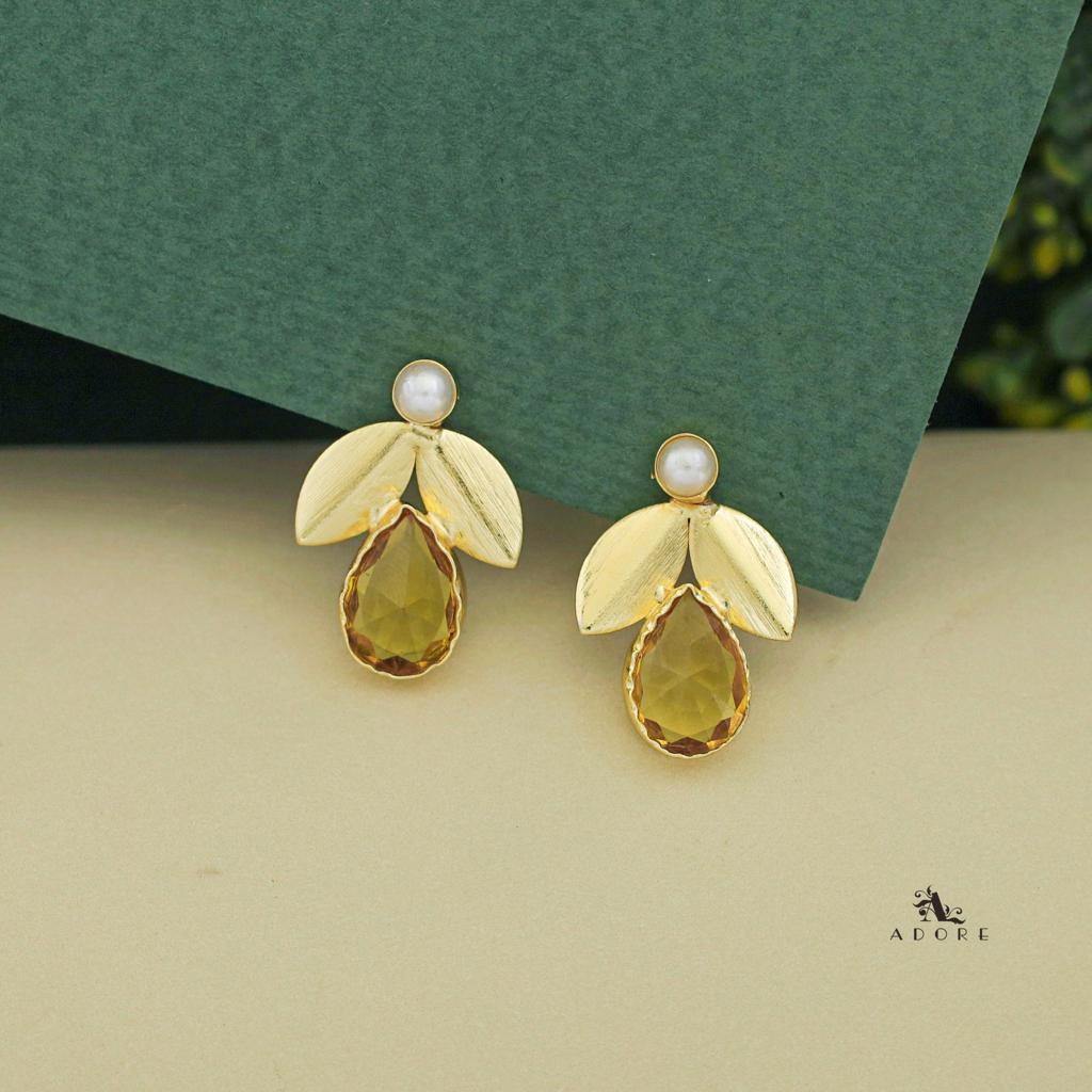 Ajala 2 Fold Leaf Glossy With Pearl Earring