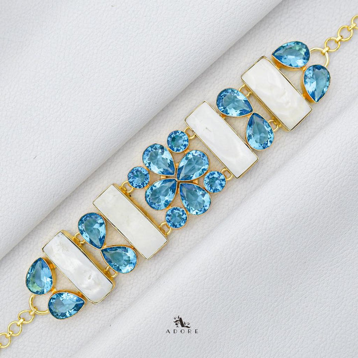 Robia Bold Choker