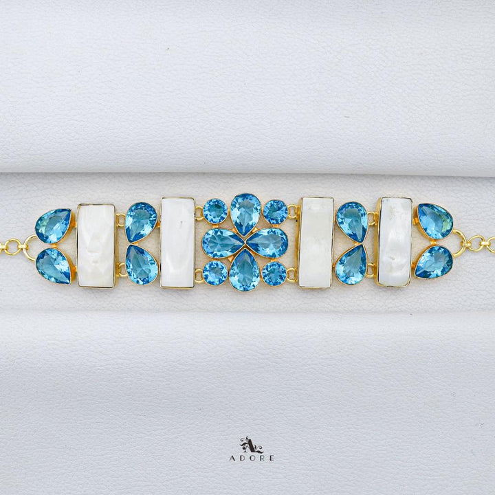 Robia Bold Choker