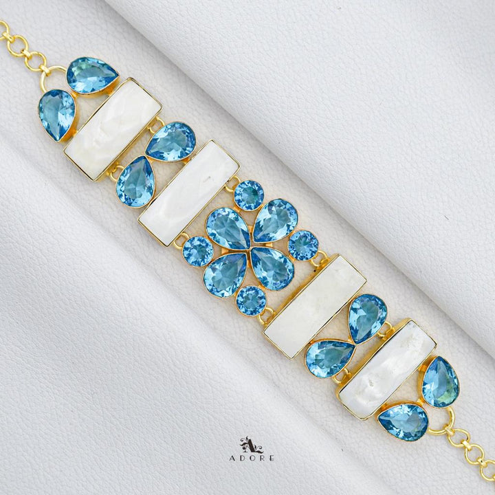 Robia Bold Choker