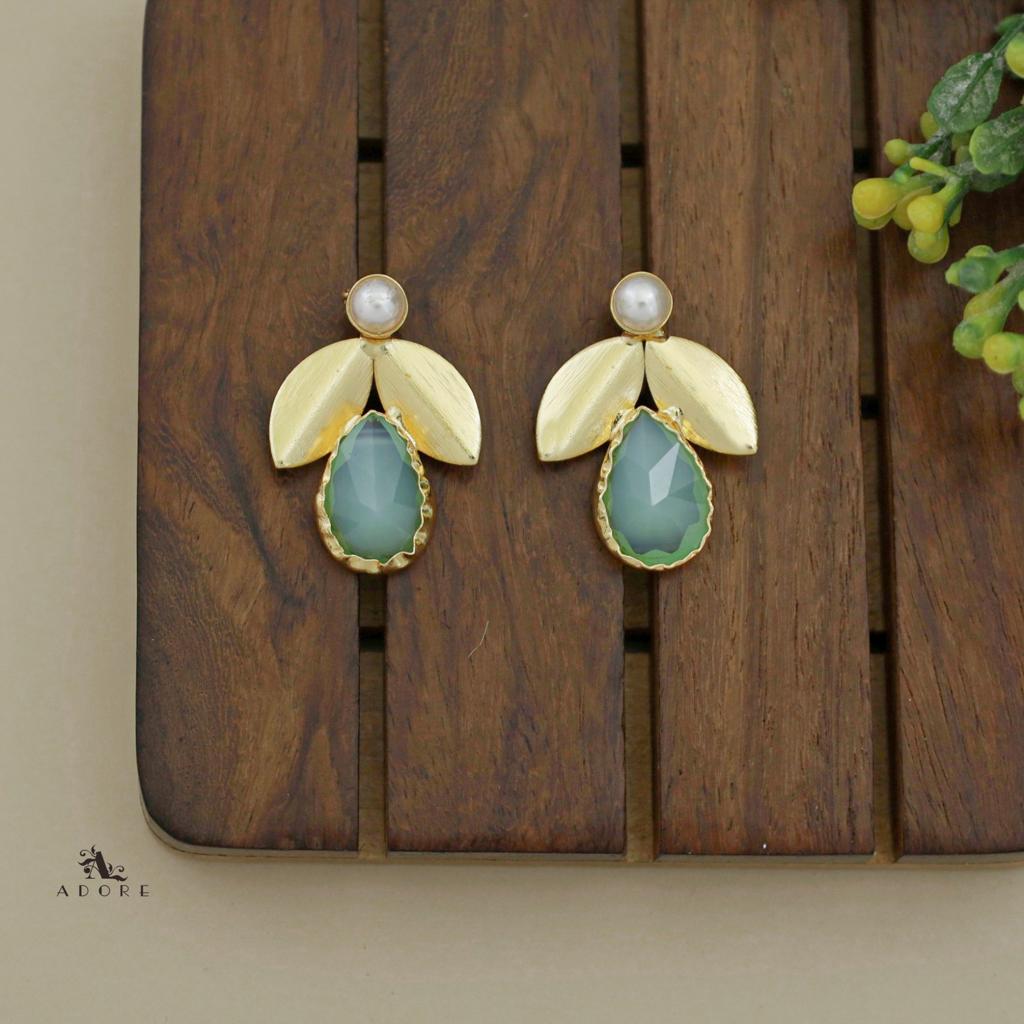 Ajala 2 Fold Leaf Glossy With Pearl Earring