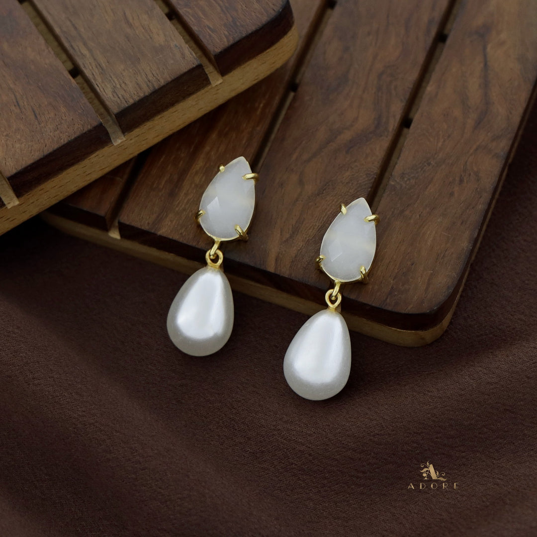 Glossy Drop Novalta Pearl Earring