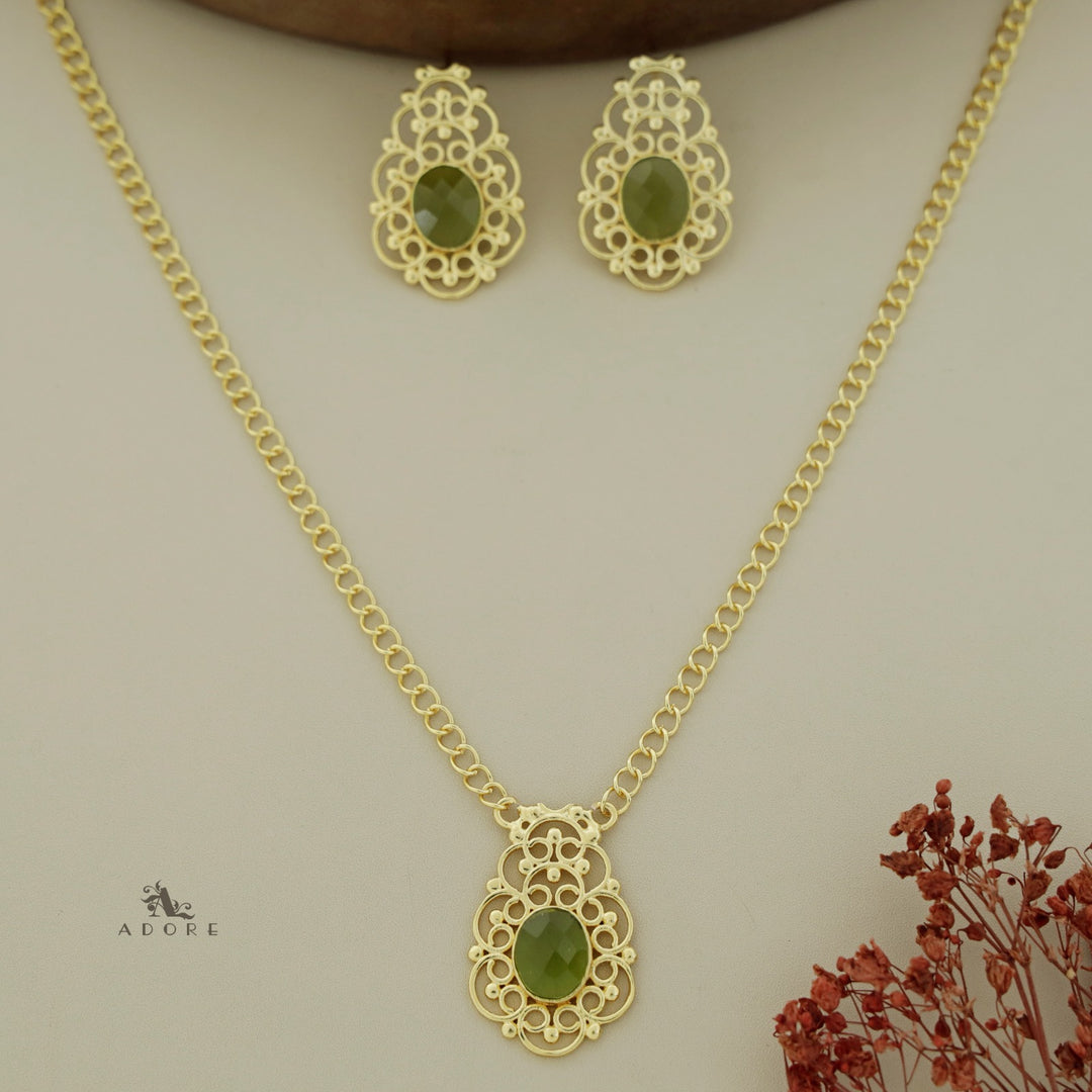 Nayika Glossy Oval Neckpiece With Earring