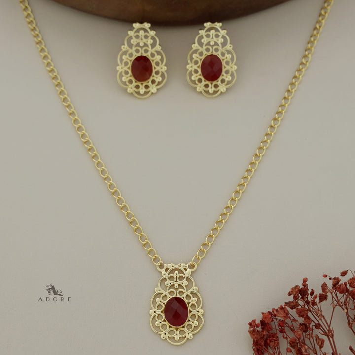 Nayika Glossy Oval Neckpiece With Earring