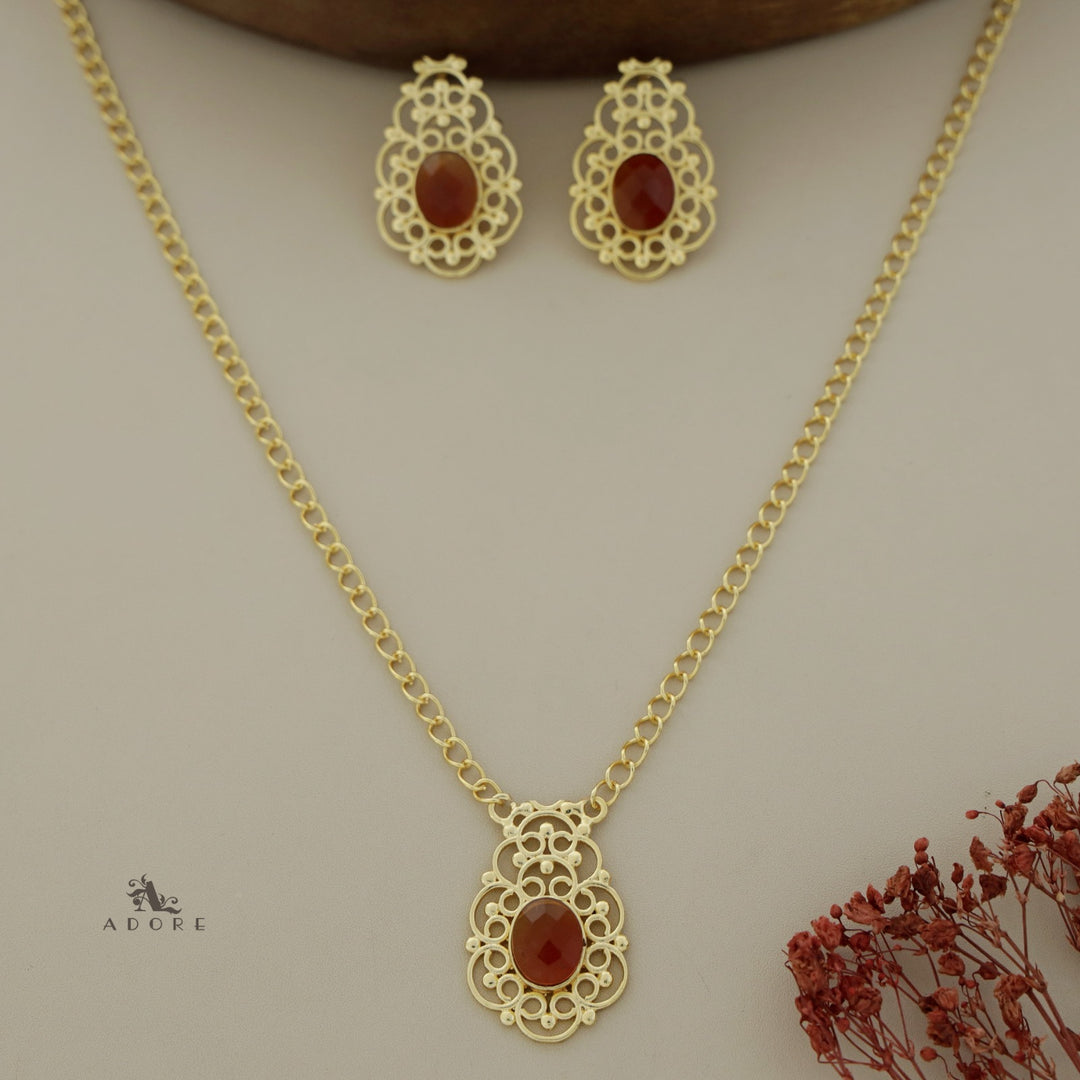 Nayika Glossy Oval Neckpiece With Earring