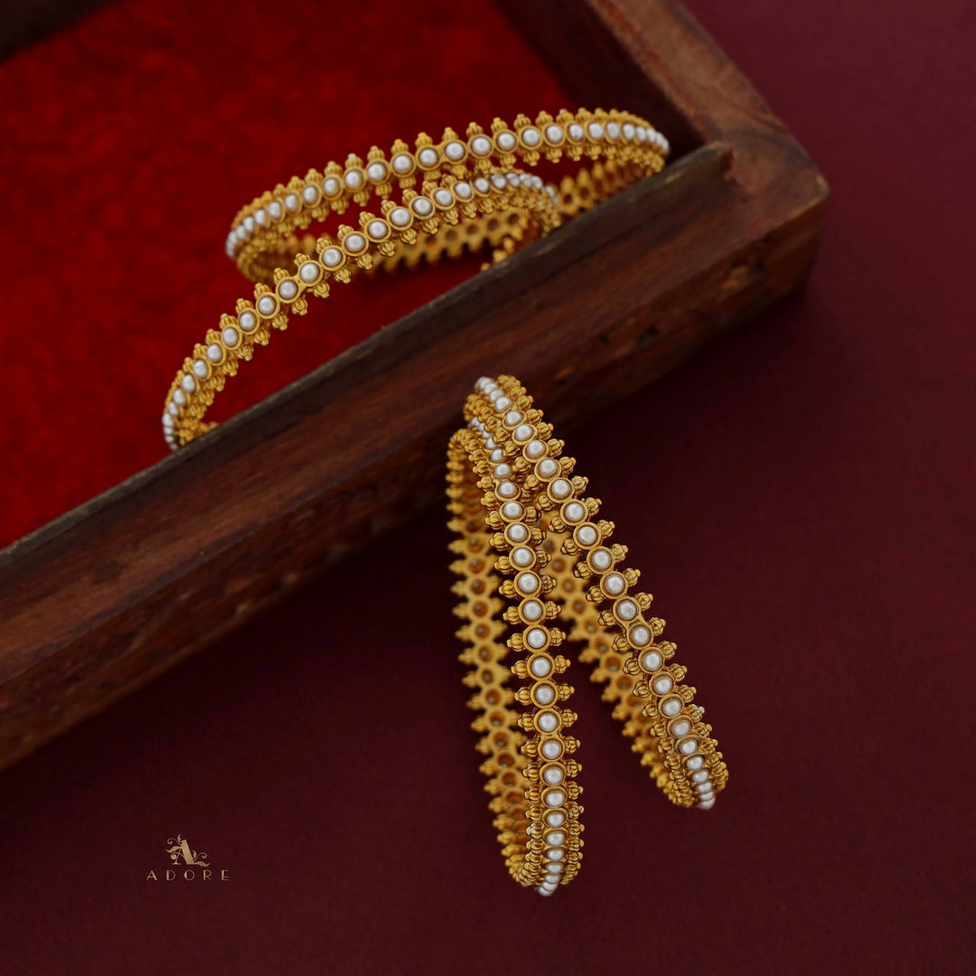 Aakruthy Pearl Bangle (Set of 4)