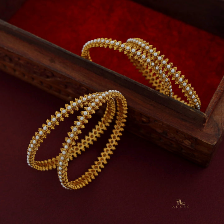 Aakruthy Pearl Bangle (Set of 4)