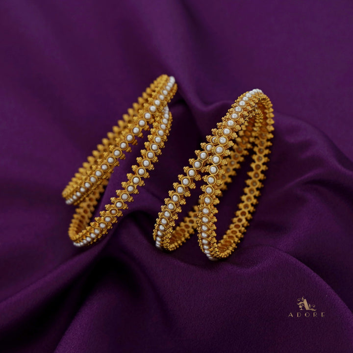 Aakruthy Pearl Bangle (Set of 4)