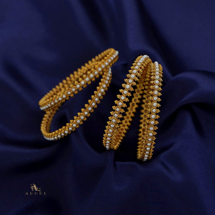 Aakruthy Pearl Bangle (Set of 4)