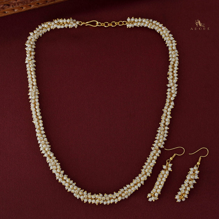 Sukanya White Cluster Pearl Neckpiece With Drop