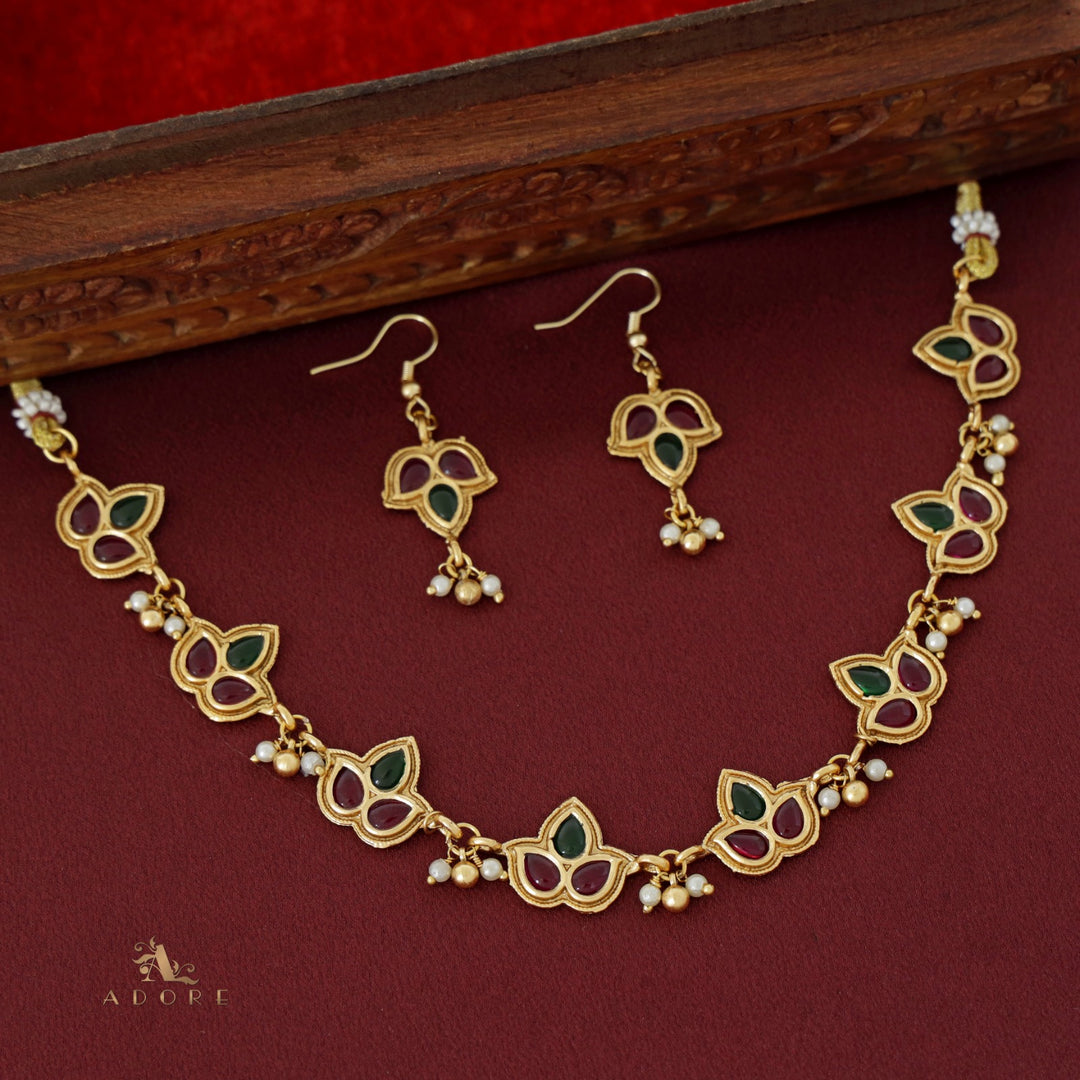 Vibhakshi Padma Neckpiece with Earring