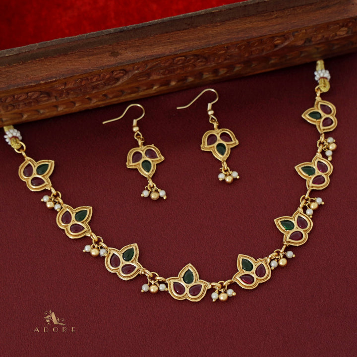 Vibhakshi Padma Neckpiece with Earring