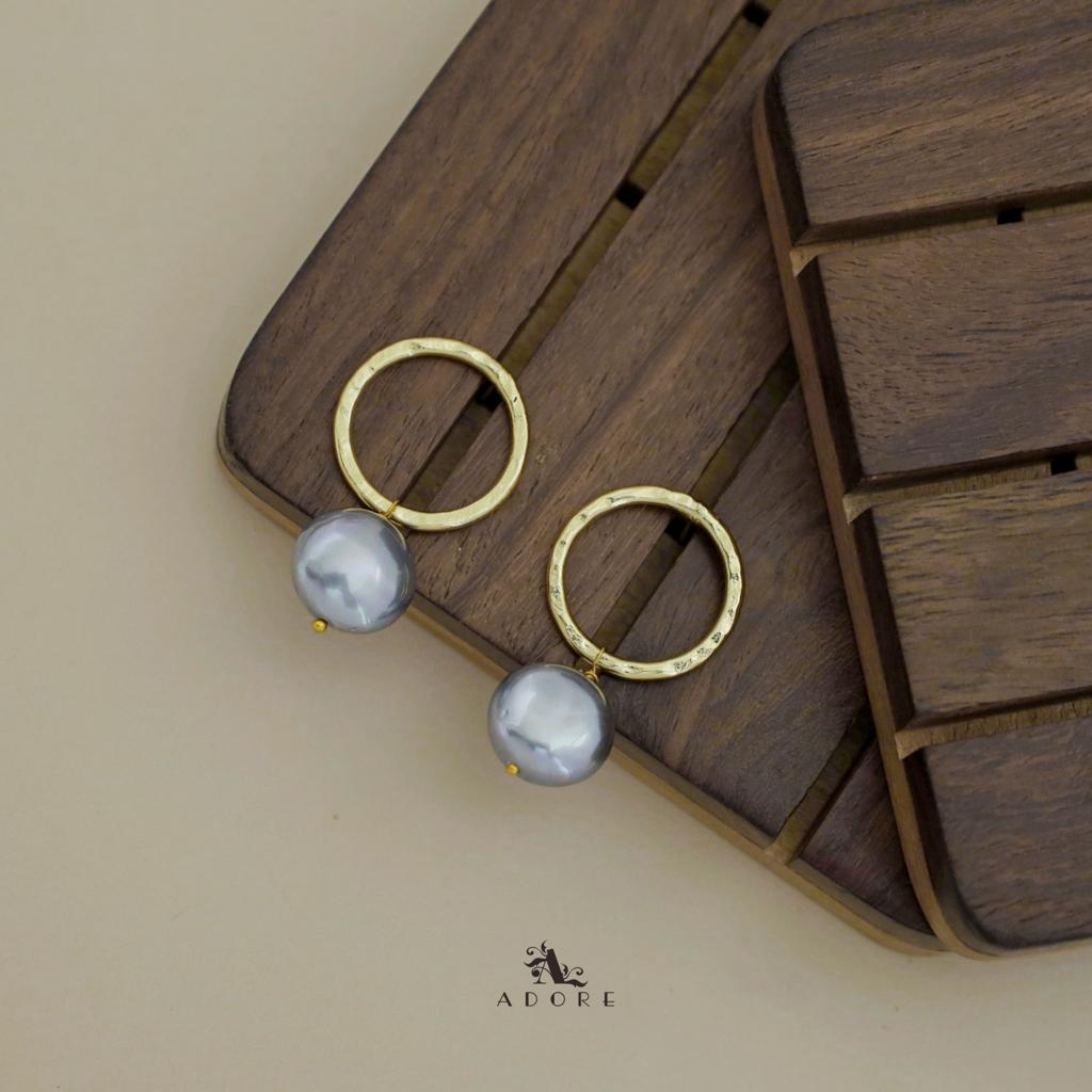 Hemira Hammered Circle Pearl Earring