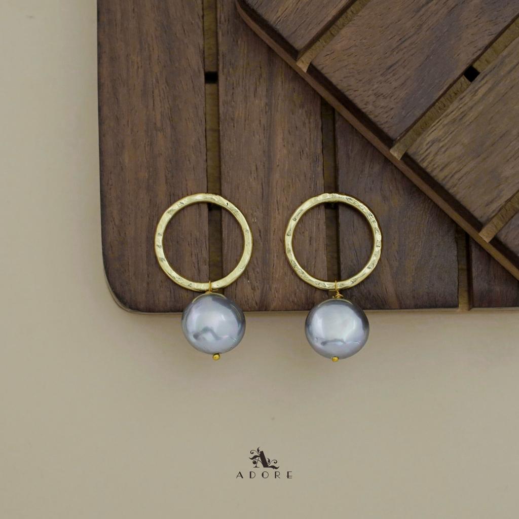 Hemira Hammered Circle Pearl Earring