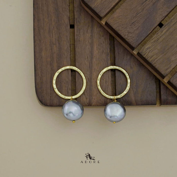 Hemira Hammered Circle Pearl Earring